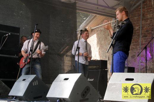 Hoerinfarkt (D) 18. This Is Ska Festival - Wasserburg, Rosslau 27. Juni 2014 (10).JPG